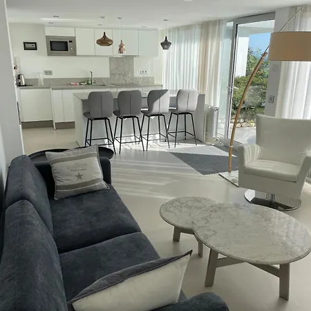Avec Vue Apartment